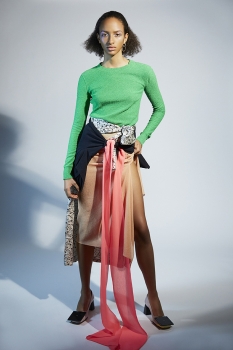 http://julie-nivert.com/files/gimgs/th-70_julie-nivert-a-part-emmanuelle-4_v2.jpg
