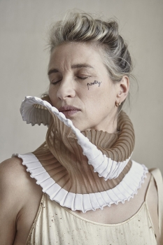 http://julie-nivert.com/files/gimgs/th-70_julie-nivert-melanie-rey-still-we-rise-6_v2.jpg