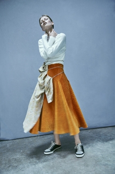 http://julie-nivert.com/files/gimgs/th-70_julie-nivert-melanie-rey-vogue-figure-libre-11_v2.jpg