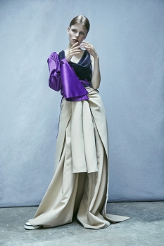 http://julie-nivert.com/files/gimgs/th-70_julie-nivert-melanie-rey-vogue-figure-libre-7_v2.jpg
