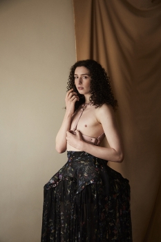 http://julie-nivert.com/files/gimgs/th-70_julie_nivert_sara_barcaroli_bodies_rose-1_v2.jpg
